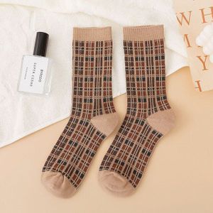 Herfst En Winter Vrouwen Sokken Mid-Buis Japanse Bruine Dubbele Naald Dubbele Manier Plaid stapel Meisje Sokken College Stijl