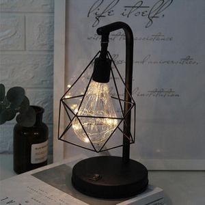 Kerst Creatieve Retro Iron Art Minimalistische Holle Diamant Tafel Lampen Leeslamp Nachtlampje Slaapkamer Bureau Verlichting