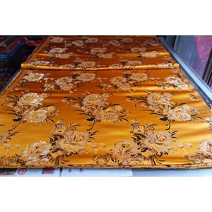 Chinese traditionele brokaat Polyester 75 CM breedte cheongsam kussen qipao Classic gold terug met pioen patroon Tapijt satijn
