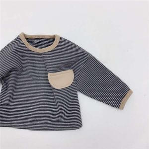 Herfst Winter Jongens En Meisjes Regelmatige Koreaanse Stijl Katoenen Baby T-shirt Lange Mouw Ronde Hals Pocket Gestreepte Mode