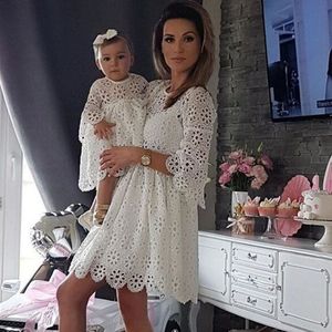 Moeder En Dochter Jurken Familie Bijpassende Outfits Kleding Bloemen Kant Vrouwen Meisjes Korte Mini Jurk Mom Baby Party Kleding