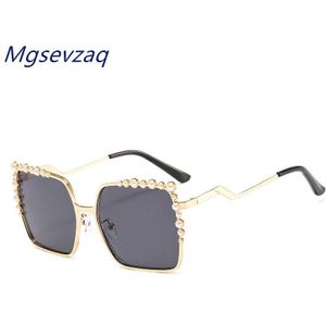 De Diamond Studded Metal Pearl Zonnebril Kleurrijke Prachtige Unisex Grote Frame Vierkante Mode Trend Zonnebril