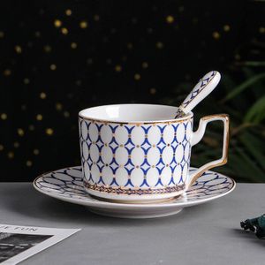 Europese Bone China Keramiek Thee Koffie Cup Set Eenvoudige Gouden Rand Luxe Arabische Koffie Set Reizen Tazas Cafe Huis Tuin BE50MU