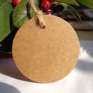 500Pcs 5Cm Ronde Wit Zwart Kraft Lege Tag, kraft Ronde Hang Tag Papier Kaarten String Inbegrepen Kledingstuk Tags