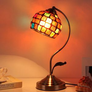 Vintage LED tiffanylamp voor Slaapkamer Bed kant tafellamp E27 gebrandschilderd glas mozaïek lamp indoor home decoratieve tafellamp
