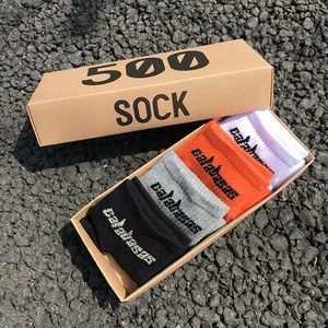 4 Paren/doos Mode 500 Sokken Crew Mannelijke Tij Straat Europa Hip Hop Wedstrijd Getijden Jeugd Sokken Mannen En Meisje Persoonlijkheid sokken
