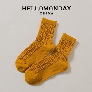 Herfst En Winter Sokken Vrouwen Mid-Kalf Leuke Japanse Stijl Retro Twist Ins Mode Warme Wollen Sokken