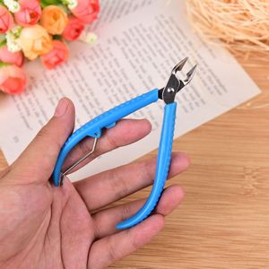 1Pc Plastic Handvat Nail Cuticle Nipper Cutter Clipper Manicure Pedicure Trim Dode Huid Cuticula Tool