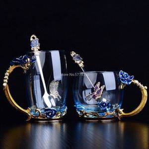 Rood Blauw Rose Emaille Crystal Tea Cup Mok Vlinder Rose Geschilderde Bloem Water Cups Helder Glas Met Lepel Set perfect