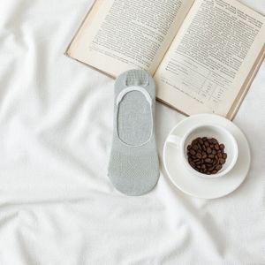 2 Pairs Vrouwen Dunne Laag Uitgesneden Katoen Blend Sokken Zomer Ademende Onzichtbare Sportsokken Vrouwelijke Siliconen Antislip sox Wit