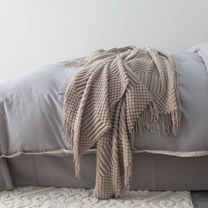Europa Plaid Knit Airconditioner Cover Dutje Deken Comfortabele Warme Kwastje Nordic Effen Kleur Dekens Voor Bedden Sofa Zwart Grijs