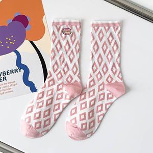 Sokken Vrouwen Midden Buis Sokken Koreaanse Netto Rood Trendy Katoen Veelzijdige Regenboog Multicolor