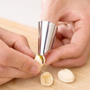Rvs Snijden Vinger Protector Plantaardige Peeling Pijnboompitten Pistache Accessoires Keuken Peeling Vinger Guard Tool