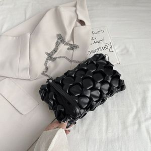 Mode Pu Lederen Geweven Handtassen Schoudertas Voor Vrouwen Metalen Ketting Crossbody Messenger Bag Vrouwelijke Holle Out Koppelingen