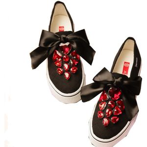 Koreaanse versie van de custom kristal diamant platte schoenen mode comfortabele toevallige canvas schoenen grote maat vrouwen schoenen.