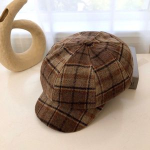 GOUTER Vintage Thicken Tweed Plaid Newsboy Cap Winter Warm Hat for Women Artistic Woolen Octagonal Cap Flat Top Hat Irish Beret