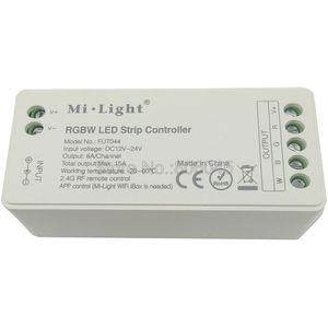 FUT044 DC12V 24V 15A Mi. Licht 2.4G Draadloze Rgbw Led Controller FUT044 Wifi Compatibel Voor Rgbcw Rgbww Led Strip