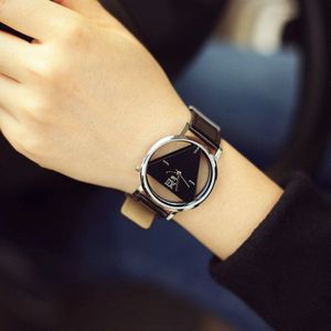Hollow Driehoek Vrouwen Quartz Horloges Simple Novelty En Individualisme Polshorloge Zwart Wit Leer Klok