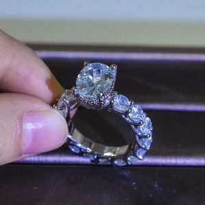 Huitan Luxe Volledige Verharde Ronde Cz Met Grote Ovale Steen Ringen Voor Vrouwen Lady Wedding Engagement Ring sieraden