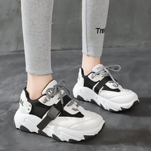 Vrouwen Runing Schoenen Kleurrijke Sport Schoenen Goede Vrouw Sneakers Trend Sales Lente Populaire Stijlen Platform