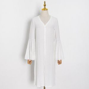 Twotwinstyle Witte Casual Shirt Voor Vrouwen V-hals Flare Mouw Side Split Losse Minimalistische Blouse Vrouwelijke Herfst Mode