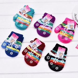 Winter kinderen Warme Handschoenen voor Baby Jongens Meisjes Kerst Handschoenen Wanten Leuke Knit Warm Vinger Bedekt Met Lanyard Kids