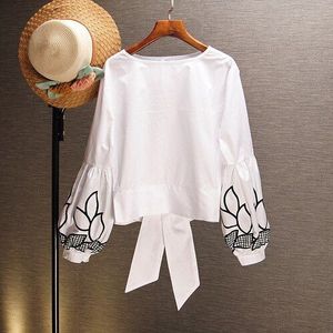 Lente En Zomer Casual Vrouwen Shirts Koreaanse Elegante Geborduurde Lantaarn Mouw Katoenen Shirt Vrouwen Trui O-hals Shirts