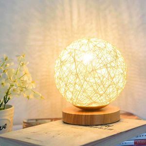 15 cm 3D Print LED Maan Licht Magische Projectie USB Opladen Nachtlampje Lamp Bureau Bal Licht met Houten Basis home Decor