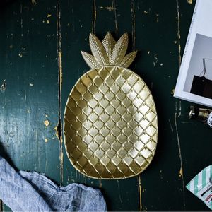 Eenvoudige Scandinavische Stijl Houten Gouden Dienblad Ananas Blad Vorm Snack Fruitschaal Houten Opbergvak
