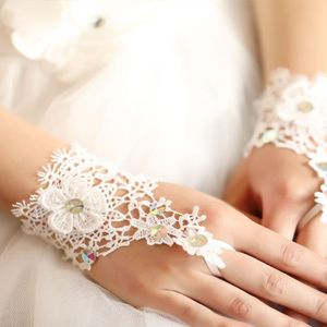 Kant korte witte vingerloze mode bloem meisje bruidsmeisje vrouwen dancing party prestaties wanten handschoen
