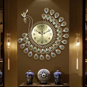 Grote 3D Gold Diamond Pauw Wandklok Metalen Horloge Voor Thuis Woonkamer Decoratie Wandklok Diy Klokken Ornamenten 53x53cm