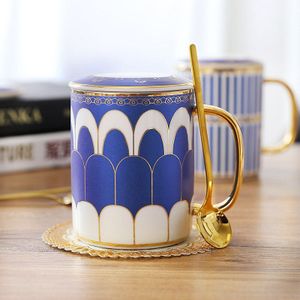 Nordic Keramische Mok Koffie Met Gouden Handvat Met Deksel En Lepel Reizen Mok Paar Cup Rode Thee Melk Wijn Water bier Drinkware