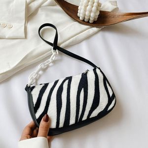 Vrouwelijke Dier Koe Zebra Patroon Keten Pluche Handtas Mode Schoudertas Purse Populaire Eenvoudige Vrouwelijke Dagelijkse Tas