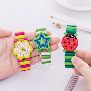 1pc Jongens Meisjes Horloges Kids Cartoon Houten Ambachten Armband Horloge Speelgoed Kinderen Student Xmas Speelgoed Willekeurige Stijl Kleur