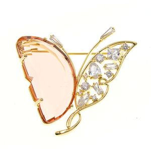 Cindy Xiang Crystal En Cubic Zirocnia Vlinder Broches Voor Vrouwen Winter Mode Koperen Sieraden Luxe Pin Broche