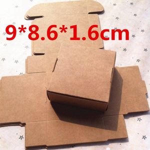50 Stks 9*8.6*1.6 cm Bruin Karton Kraft Verpakking Bedankje en Geschenkdoos Snoep voor Gast Handgemaakte Zeep Gunsten Papier doos