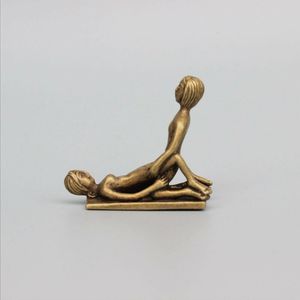 Prachtige Chinese Oude Hand-gesneden Jongens En Meisjes Make Love Bronzen Standbeeld