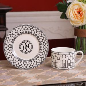 Europese Decor Moderne Keramiek Koffie Mok Cup Westerse Bone Porselein Steak Ornamenten Servies Decoraties Thee Cups Dessert Lade