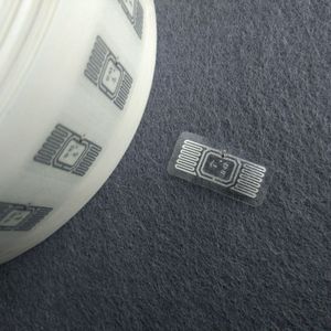 Rfid Flexibele Stickers Elektronische Labels M4E B42 Chip Uhf Lijm Kan Plakken Elektronische Rf Tag