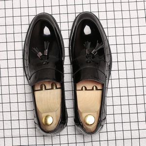 Laisumk Klassieke Zwart Lakleer Bruiloft Schoenen Mens Wingtip Slip-On Loafers Kwastje Fringe Formele Kleding Schoenen