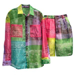 Deat Turn-Down Kraag Volledige Mouwen Contrast Kleuren Gedrukt Kleurrijke Shirt En Brede Elastische Korte Twee Stukken Set WN06506L