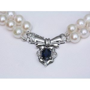 Luna-Pearls - HKS66-AN0021WW - Halsketting - 585 witgoud - Akoya-cultuurparels 6-6,5 mm - 12 diamanten 0,06 ct (SI/H/FC) - 1 saffier 1,0 ct