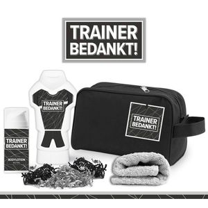 Geschenkset ""Trainer bedankt!"" - 4 producten - 500 gram | Toilettas - Cadeau - Man - Toernooi - Voetbal - Volleybal - Hockey - Handbal - Basketbal - Korfbal - Trefbal - Waterpolo - Rugby - Sport - Wedstrijd - Showergel - Giftset - Coach - Zwart - Wit