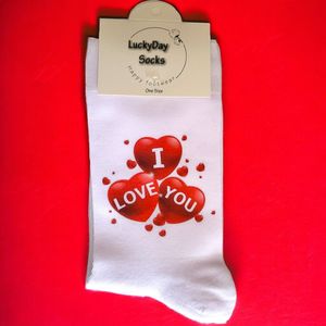 Valentijn - I Love You - Hou van je - Verjaardag - Gift - Valentijns cadeau - Sokken met tekst - Witte sokken - Cadeau voor vrouw en man - Kado - Sokken - Verjaardags cadeau voor hem en haar - Verliefd - Vaderdag - Moederdag - LuckyDay Socks - Maat 3
