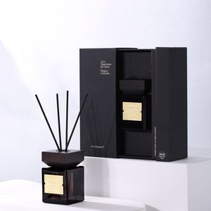La'Vie Parfaite - Natuurlijke Geurstokjes - Sandalwood- 100 ml - Huisparfum - in luxe cadeauverpakking - Diffuser Sticks - Kadotip