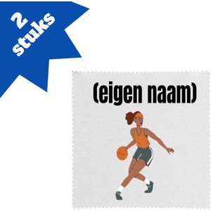 Akyol - basketbal vrouw met eigen naam brillendoekjes - Basketbal - iemand die op basketbal zit - sport - verjaardag cadeau - kado - geschenk - 17,8 bij 17,8 cm - 2 stuks