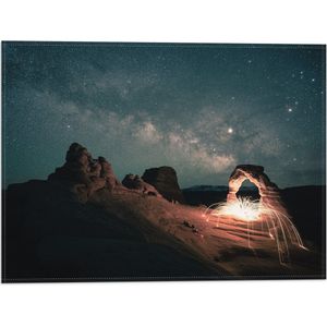 WallClassics - Vlag - Vuurwerk in de Woestijn - 40x30 cm Foto op Polyester Vlag