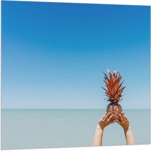 WallClassics - Vlag - Ananas boven de Zee - 100x100 cm Foto op Polyester Vlag