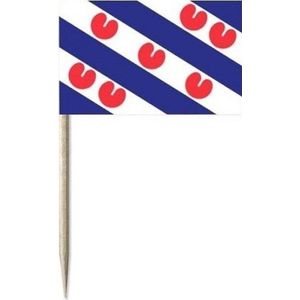 50x Cocktailprikkers Friesland/Fryslan 8 cm vlaggetje provincie decoratie - Houten spiesjes met papieren vlaggetje - Wegwerp prikkertjes