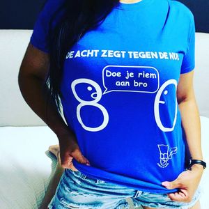 Dames T-Shirt ''De 8 tegen de 0'' - Maat S - Blauw - Korte mouwen - Ronde hals - Regular Fit - Grappige teksten - Shirtsnjokes